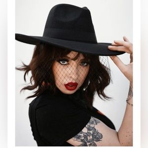 Lively Ghosts Wide Brim Veiled Black Witchy Salem Felt Halloween Hat